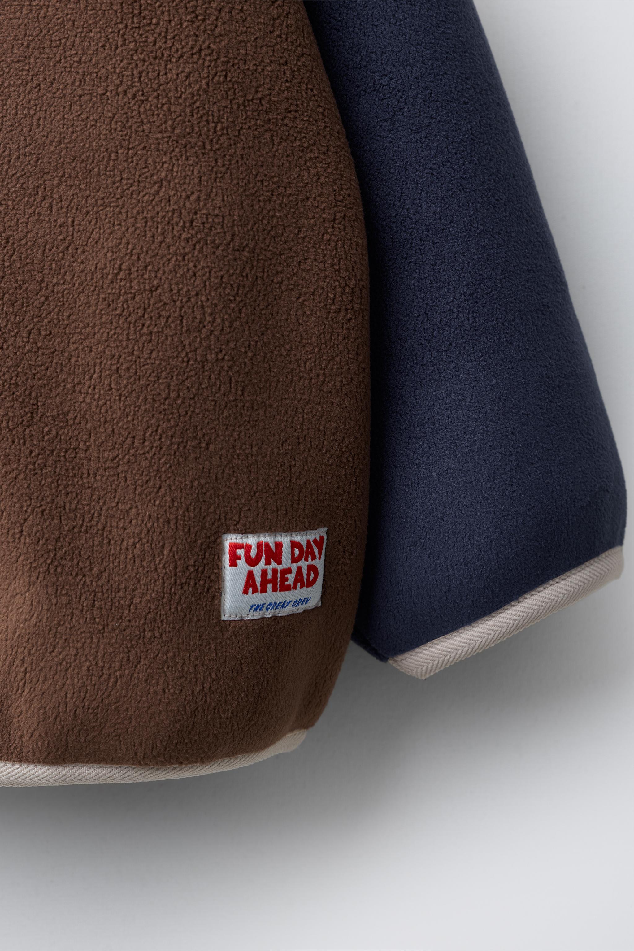 SWEAT POLAIRE COLOR BLOCK À ÉTIQUETTE